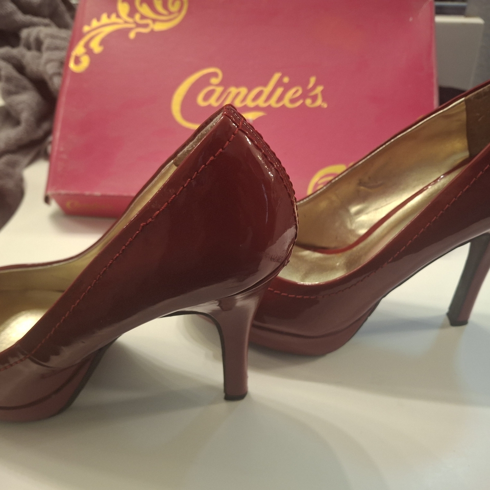 High Heels - Picture 3 of 5